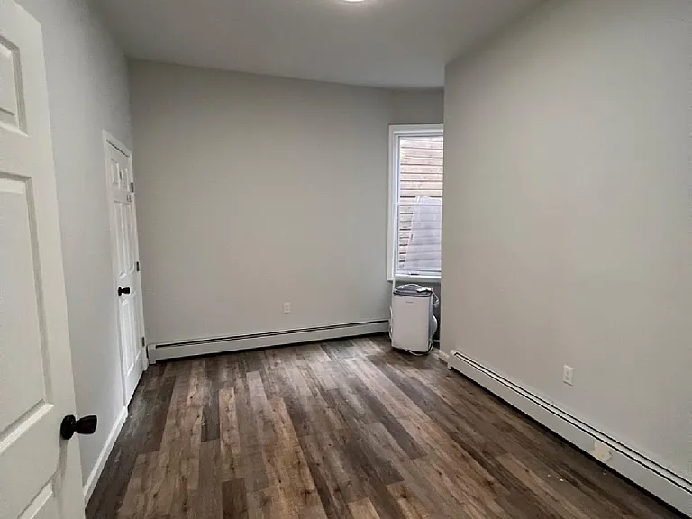 1112 Summit Ave #2 — Photo 9
