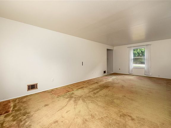 5th image of 2609 Autumnwood Dr