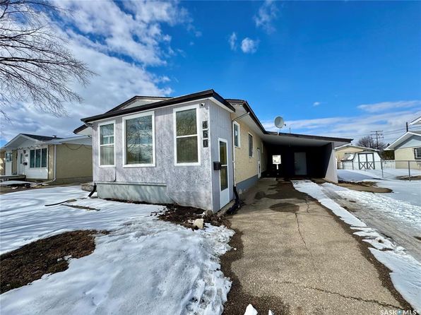 460 29th STREET E, Prince Albert, SK S6V 1Y7