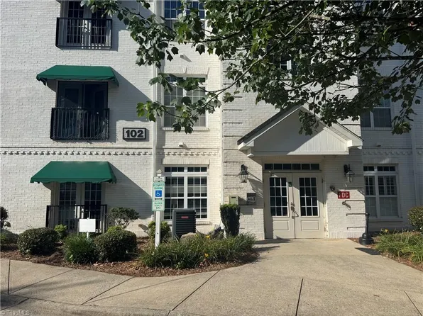 102 Sunset Cir Unit 101, Greensboro, NC 27408