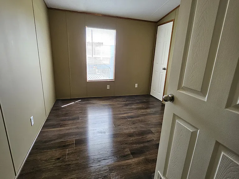 243 E Saint Charles Dr — Photo 2