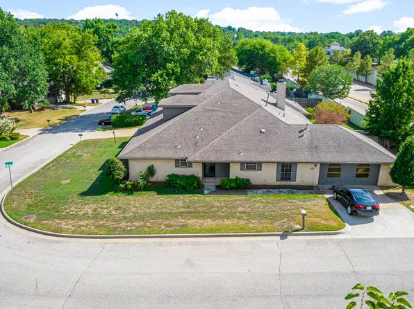 3306 E 70th St S, Tulsa, OK 74136