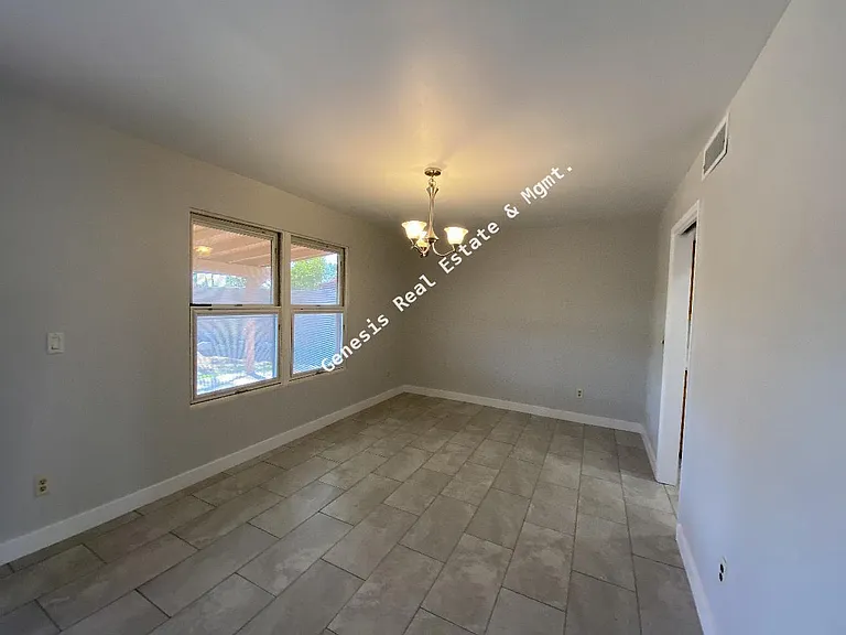 7720 E David Dr — Photo 16