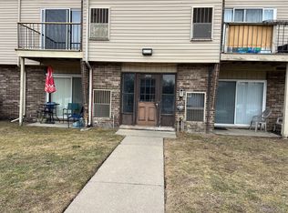 38200 Fairway Ct APT 30B, Clinton Township, MI