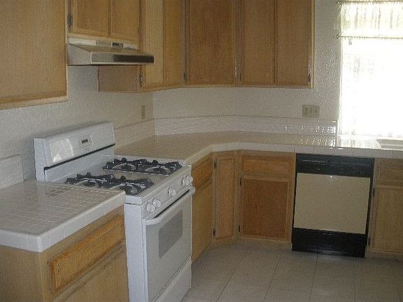 4th image of 1104 Langhorn St