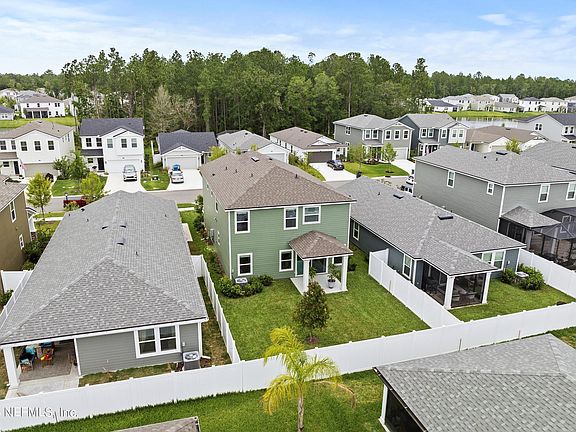 3rd image of 213 DAHLIA FALLS Drive