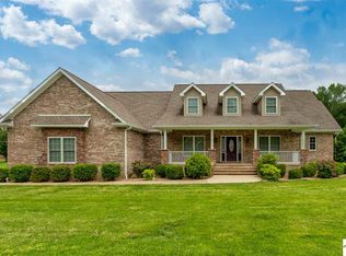 25 Fairway Dr, Benton, KY 42025