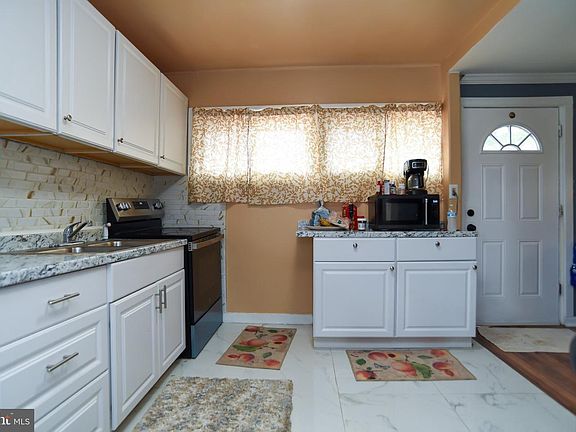 4th image of 34 Red Maple Ln