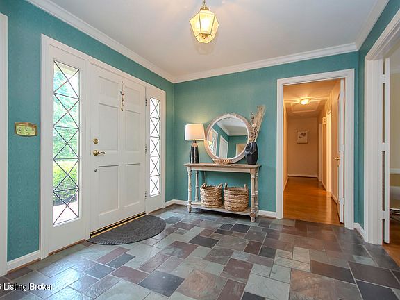 5th image of 6911 Wythe Hill Cir