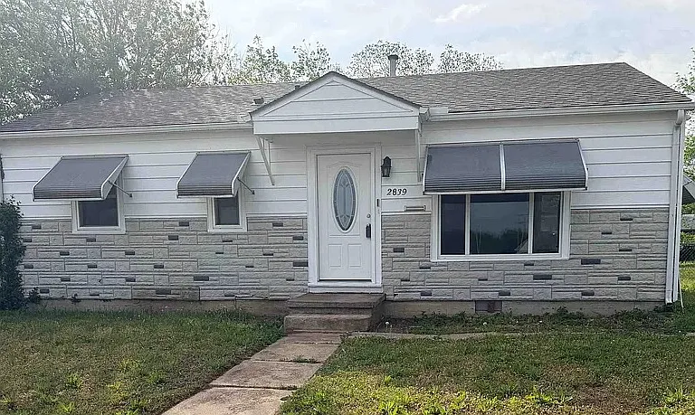 2839 E Ethel St — Photo 1