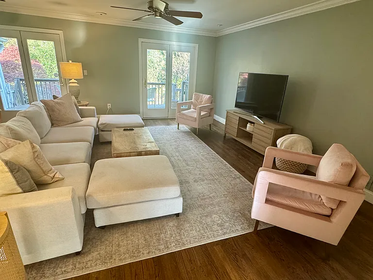 3075 W Roxboro Rd NE — Photo 4