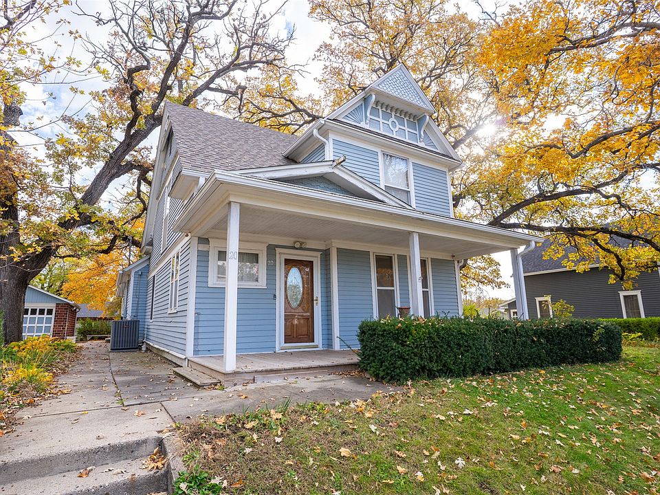 1st image of 20 S Oak Park Ave