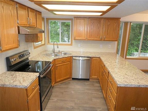 2nd image of 1817 Diamond Ct SE