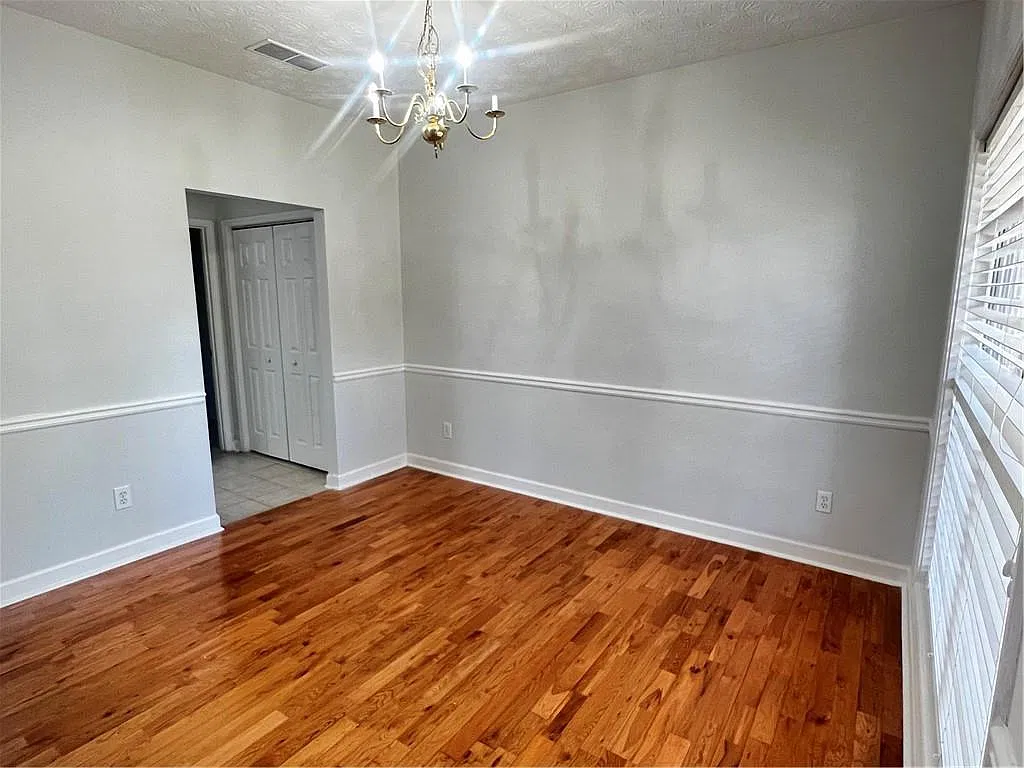4 bed, 2.5 bath, 1958 sqft, $2,250 — Photo 4