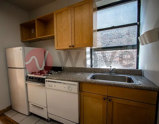 Rented by Wave Real Estate Group | media 22