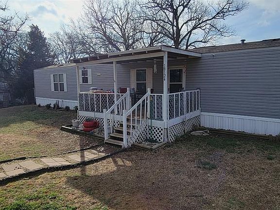 3rd image of 18124 Chapel Ln
