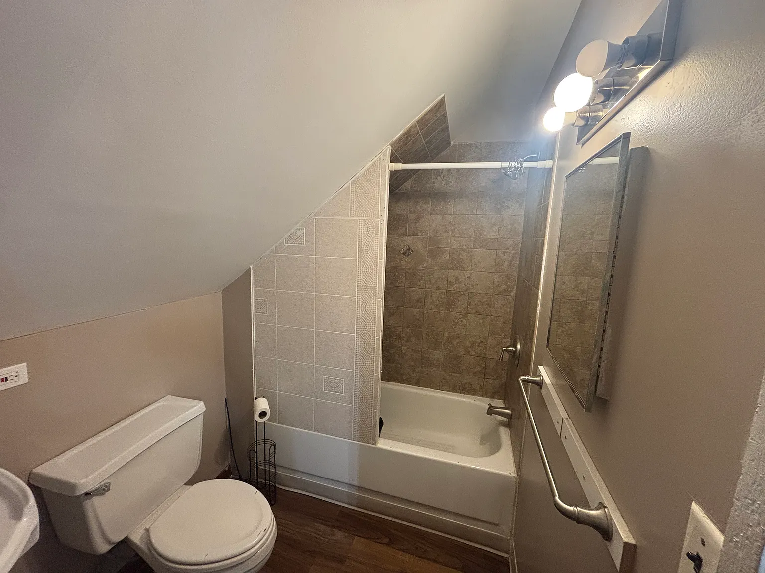 2 bed, $1,650 — Photo 4