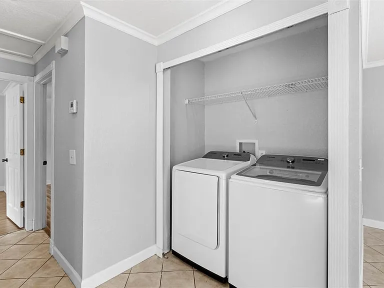 126 Page St #B — Photo 12