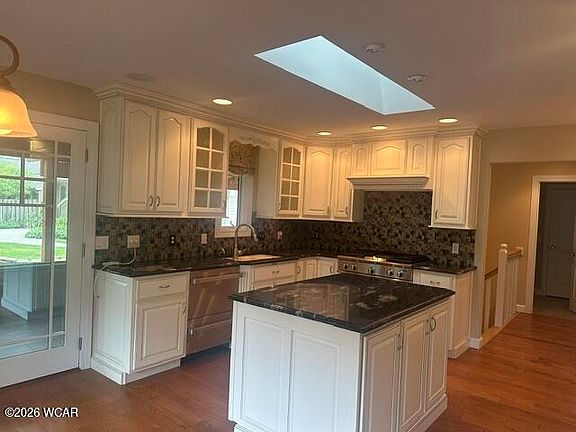 5th image of 2471 Struthmore Dr