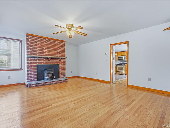 4th image of 9 Maple Street