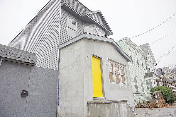 1st image of 18 Hudson St #1