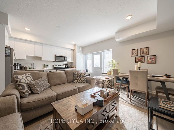 4th image of 708 Woolwich St #124