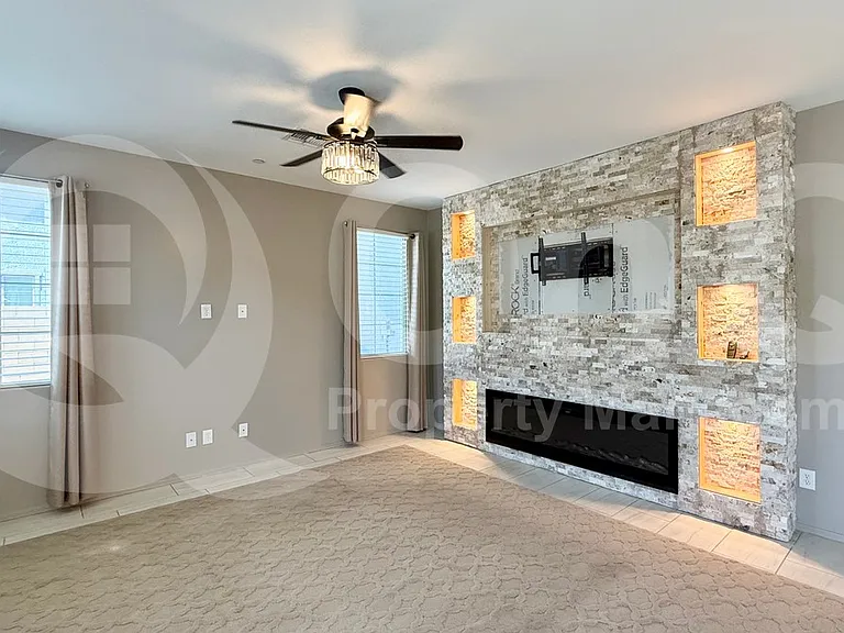 156 N 56th Pl — Photo 9