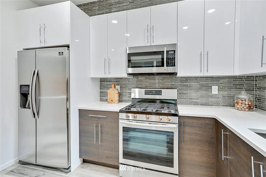 3 bed, 2.5 bath, 1500 sqft, $3,850 — Photo 3