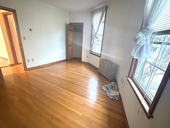 Beautiful hardwood floors throughout.
Large bedroom with large closet space
LOTS of natural sunlight
reduce heating costs