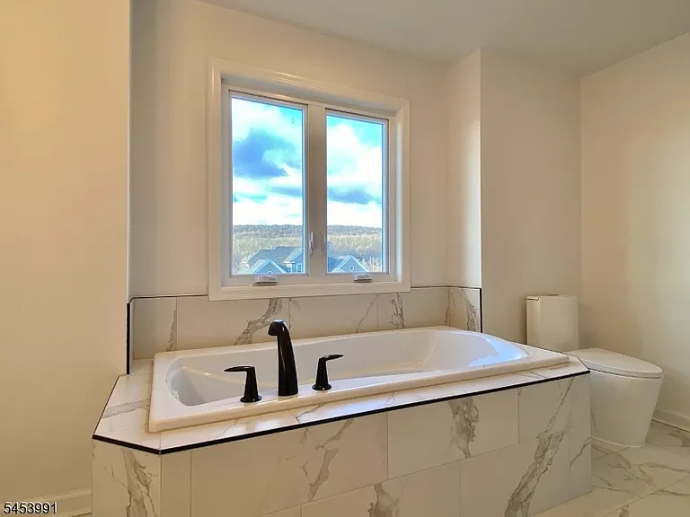 22 Woodcott Dr — Photo 12
