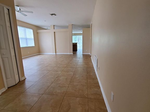 5th image of 17242 Poppy Fields Ln