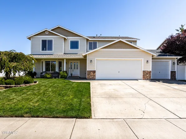 209 N Chinook St, Moxee, WA 98936