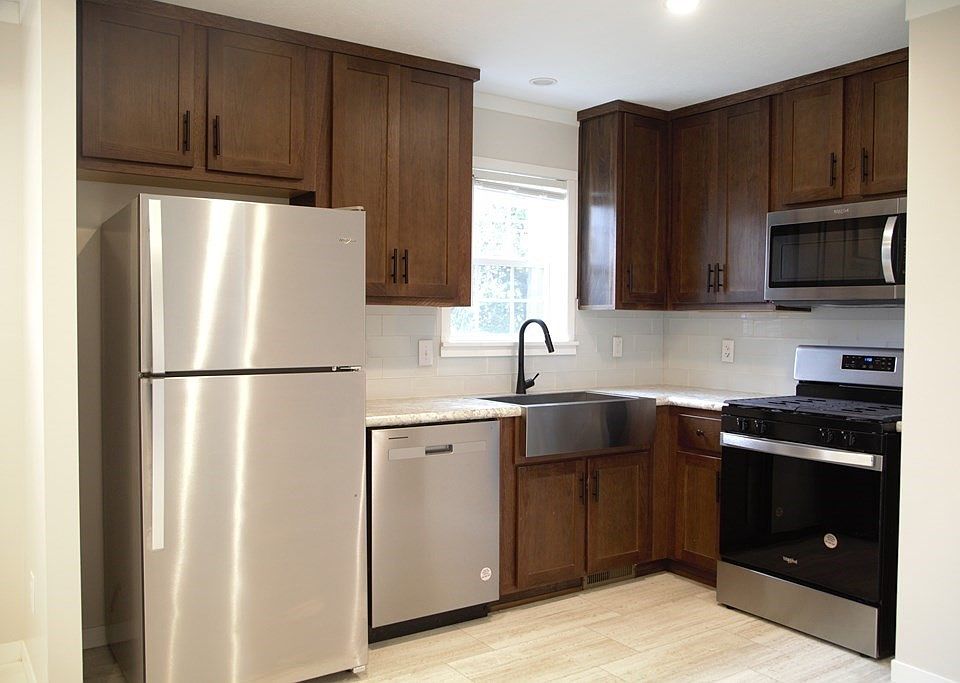 165 Summer St, Lunenburg, MA 01462 Zillow