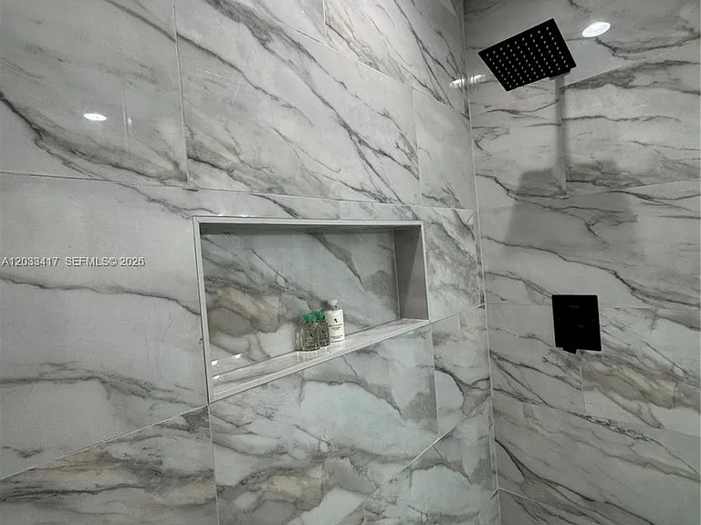 300 S Biscayne Blvd #L-1218 — Photo 36