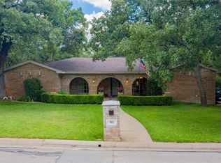 911 Wayland Dr, Arlington, TX 76012