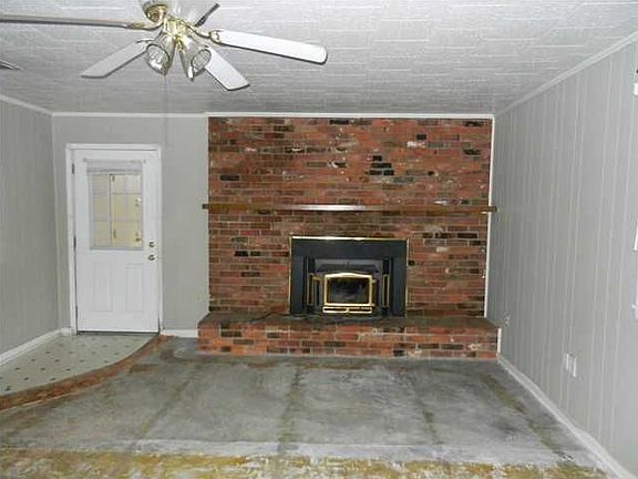 4th image of 319 Shady Ln