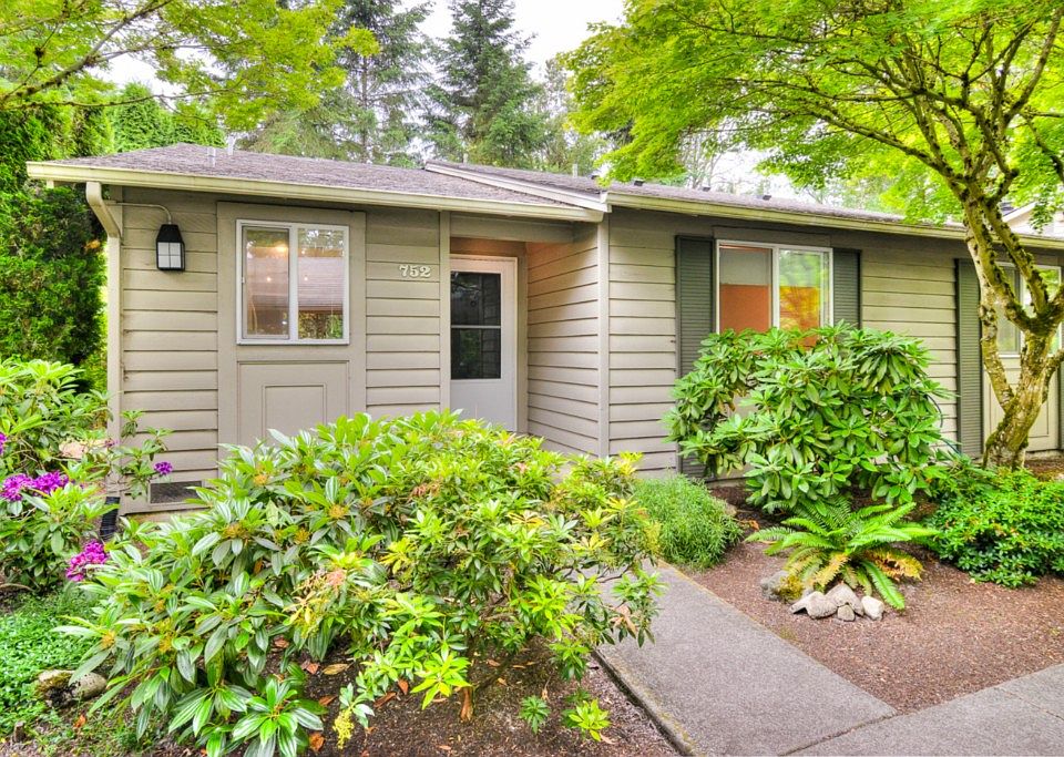 1st image of 752 126th Ave NE