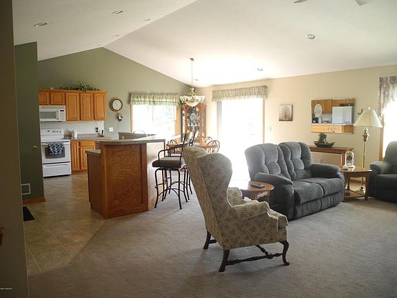 5th image of 7440 Alycia Dr
