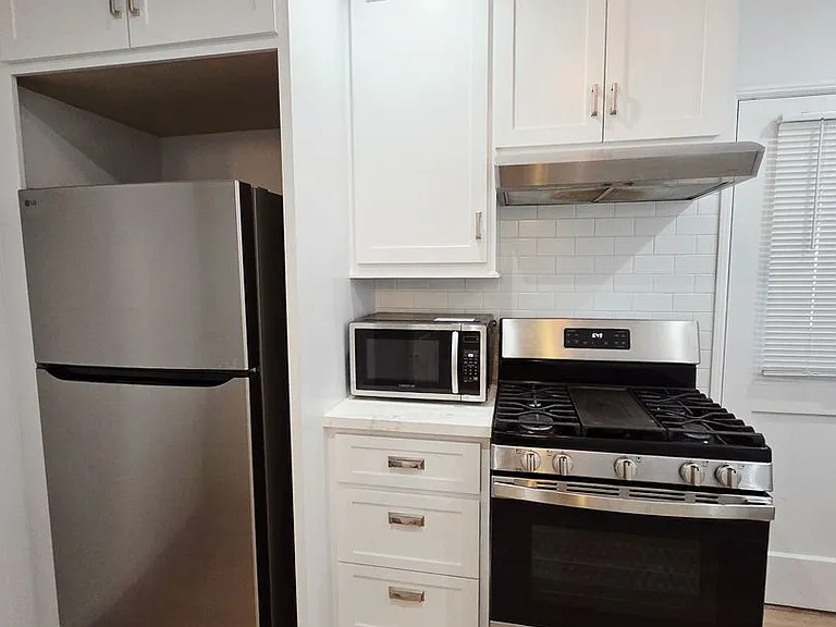 701 S Wilton Pl — Photo 5