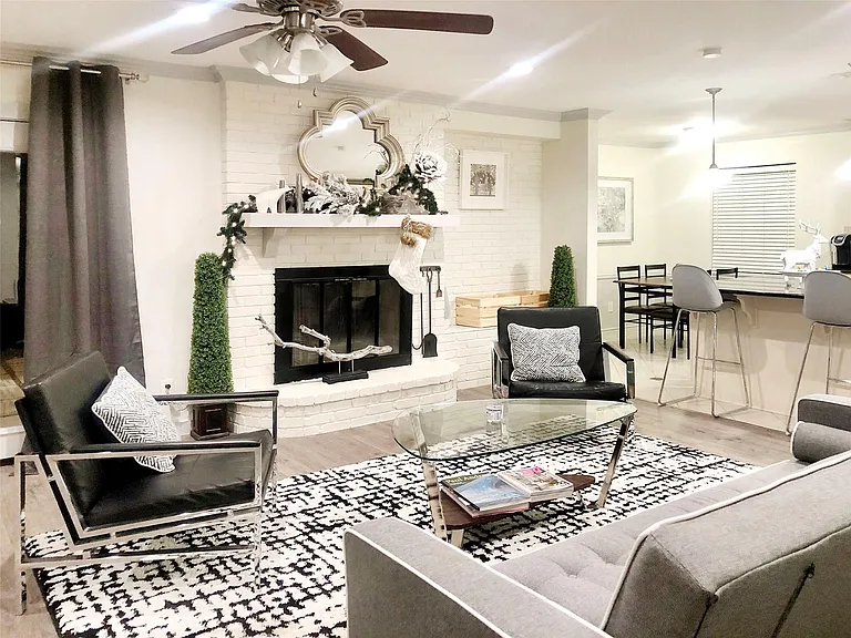 10807 Marsh Ln — Photo 11