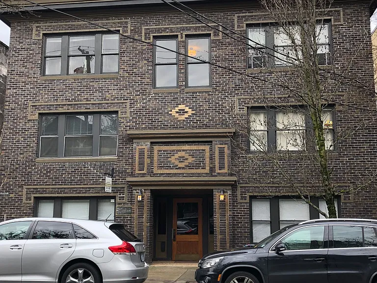 2255 NW Johnson St — Photo 2