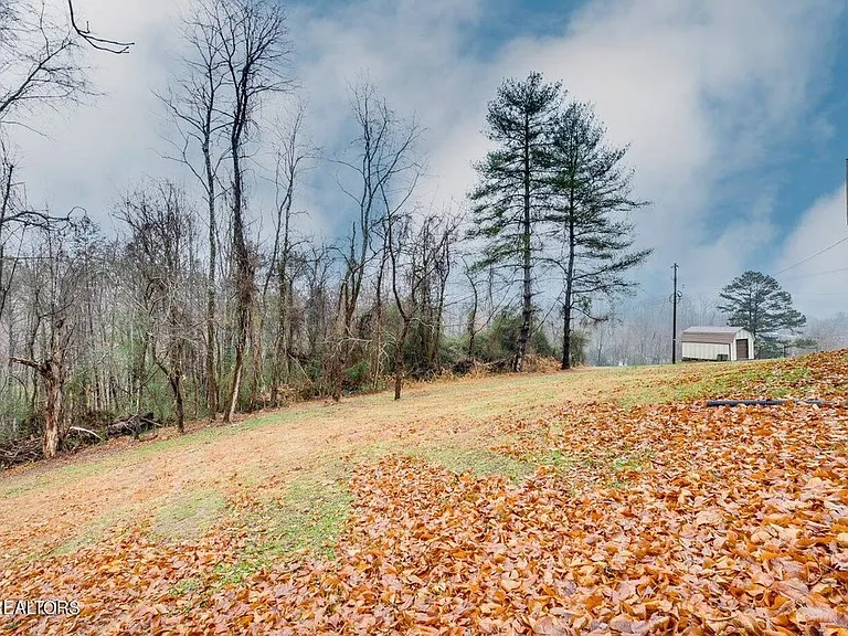 1724 Boone Cir — Photo 25