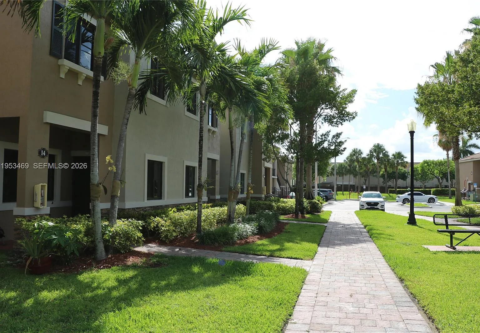 The Courts At Bayshore I — Photo 2