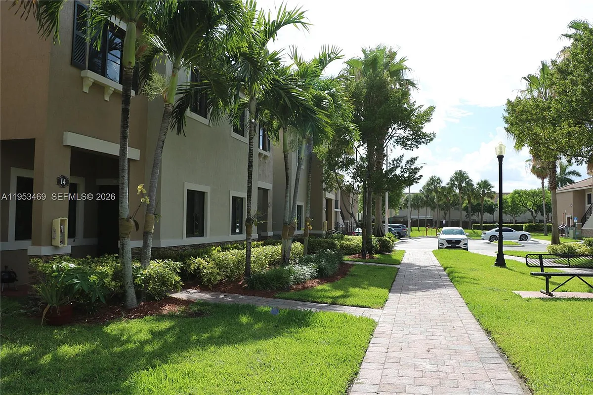 Building Photo - 22501 SW 88th Pl #10-25