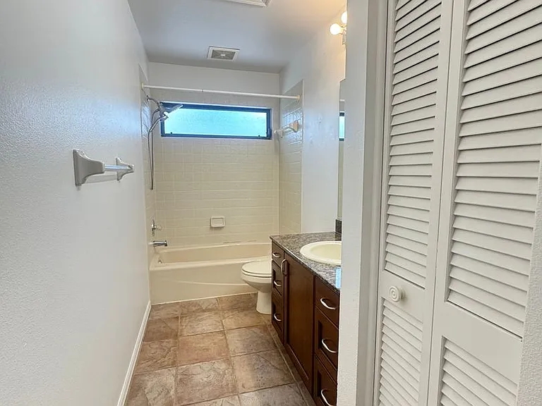 6077 Marella Dr — Photo 28