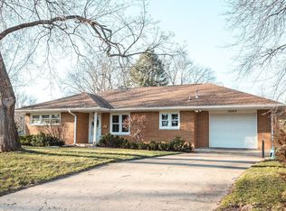 1005 W 16th St, Cedar Falls, IA 50613