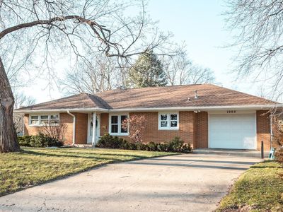1005 W 16th St, Cedar Falls, IA, 50613