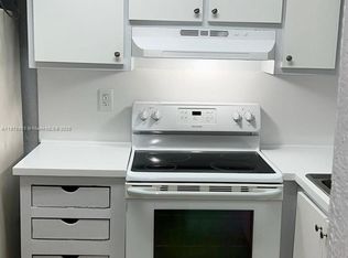 575 W 69th St APT 208, Hialeah, FL 33014