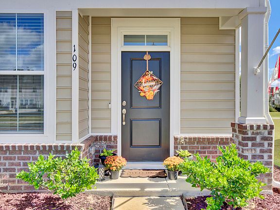 5th image of 109 Pine Gate Dr