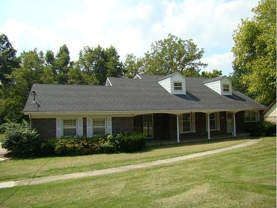 1st image of 1008 Leslie Blvd